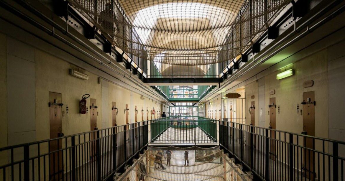 72 836 personnes en prison en France : un système en crise