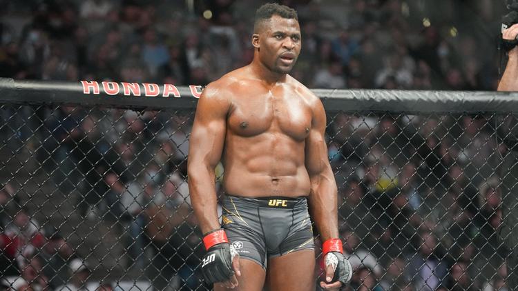 Sport : Francis Ngannou combat l’UFC (MMA)