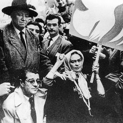 Juillet 1954, Frida participe à une manifestation contre l’intervention de la CIA au Guatemala.